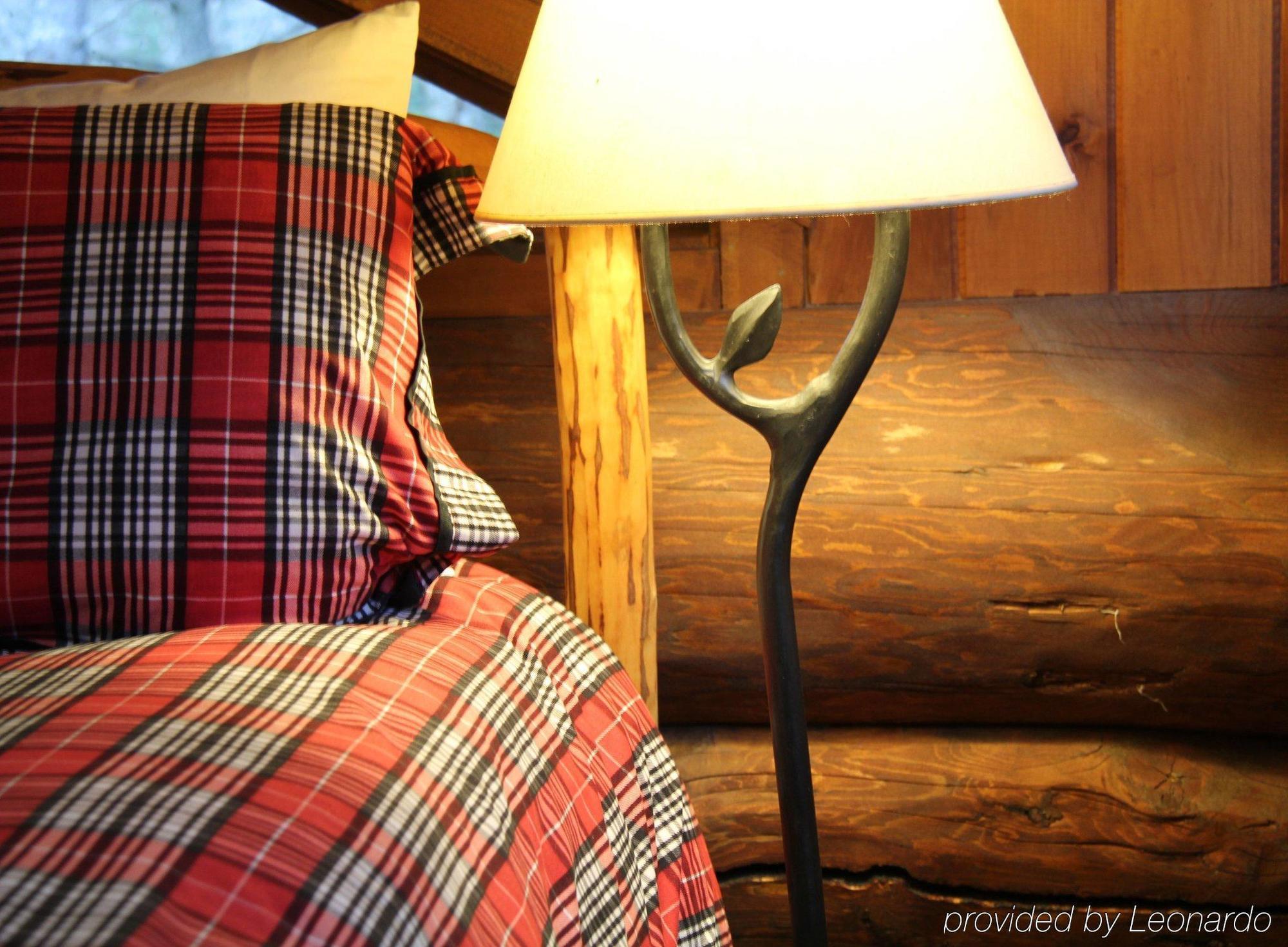 Trout Point Lodge Of Nova Scotia East Kemptville Chambre photo