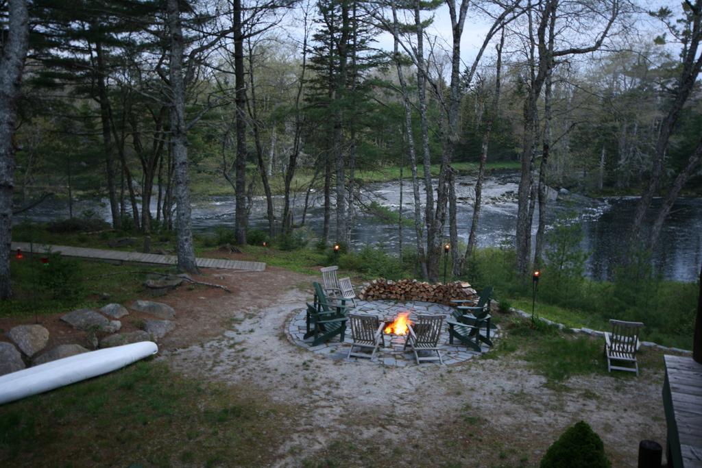 Trout Point Lodge Of Nova Scotia East Kemptville Extérieur photo