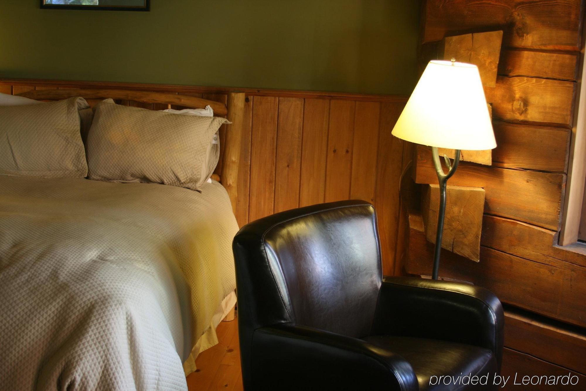 Trout Point Lodge Of Nova Scotia East Kemptville Chambre photo