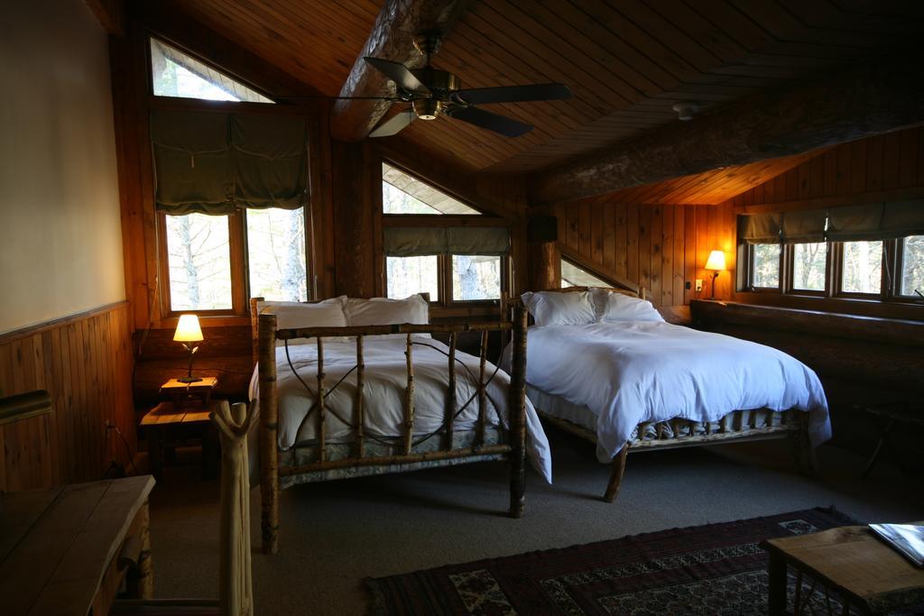 Trout Point Lodge Of Nova Scotia East Kemptville Chambre photo
